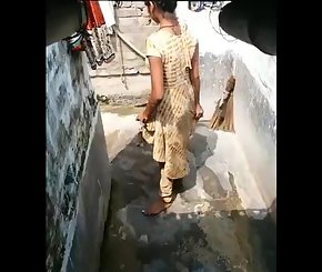 Desi Village Girl Filmed By Hidden Cam While Taking Shower